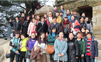 龙8头号玩家集团组织2012年国际三八妇女节登山活动